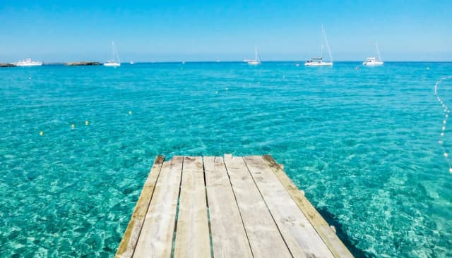 Crystal Waters boat trip